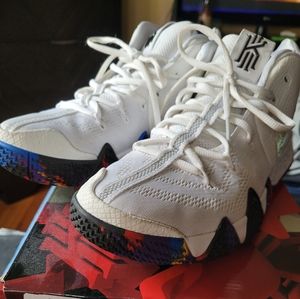 Kyrie Irving (Kyrie 4)